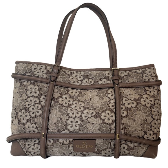 Valentino Garavani Handbags - ☀️Valentino Garavani Bag